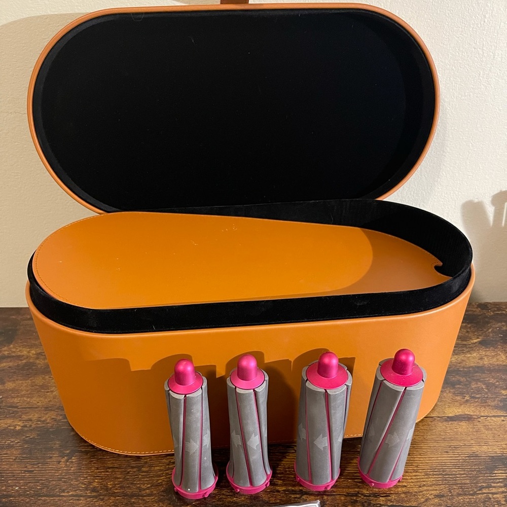 Dyson Airwrap™ Tan Case plus 4 attachments